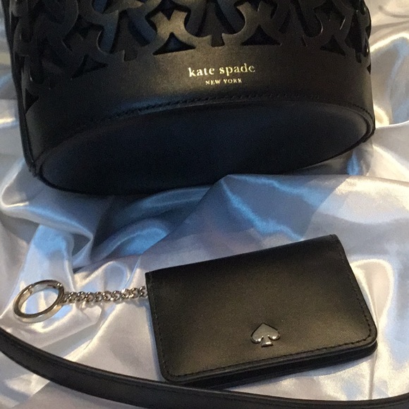 KATE SPADE DORIE BUCKET BAG - Picture 2 of 5